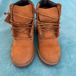 Timberland boots size 6 womens  ( size 4.5 kids)